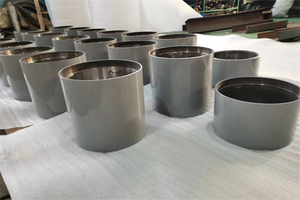 弧形輥表麵熱噴塗製備碳化鎢和特氟龍塗層 弧形輥表麵熱噴塗製備碳化鎢和特氟龍塗層